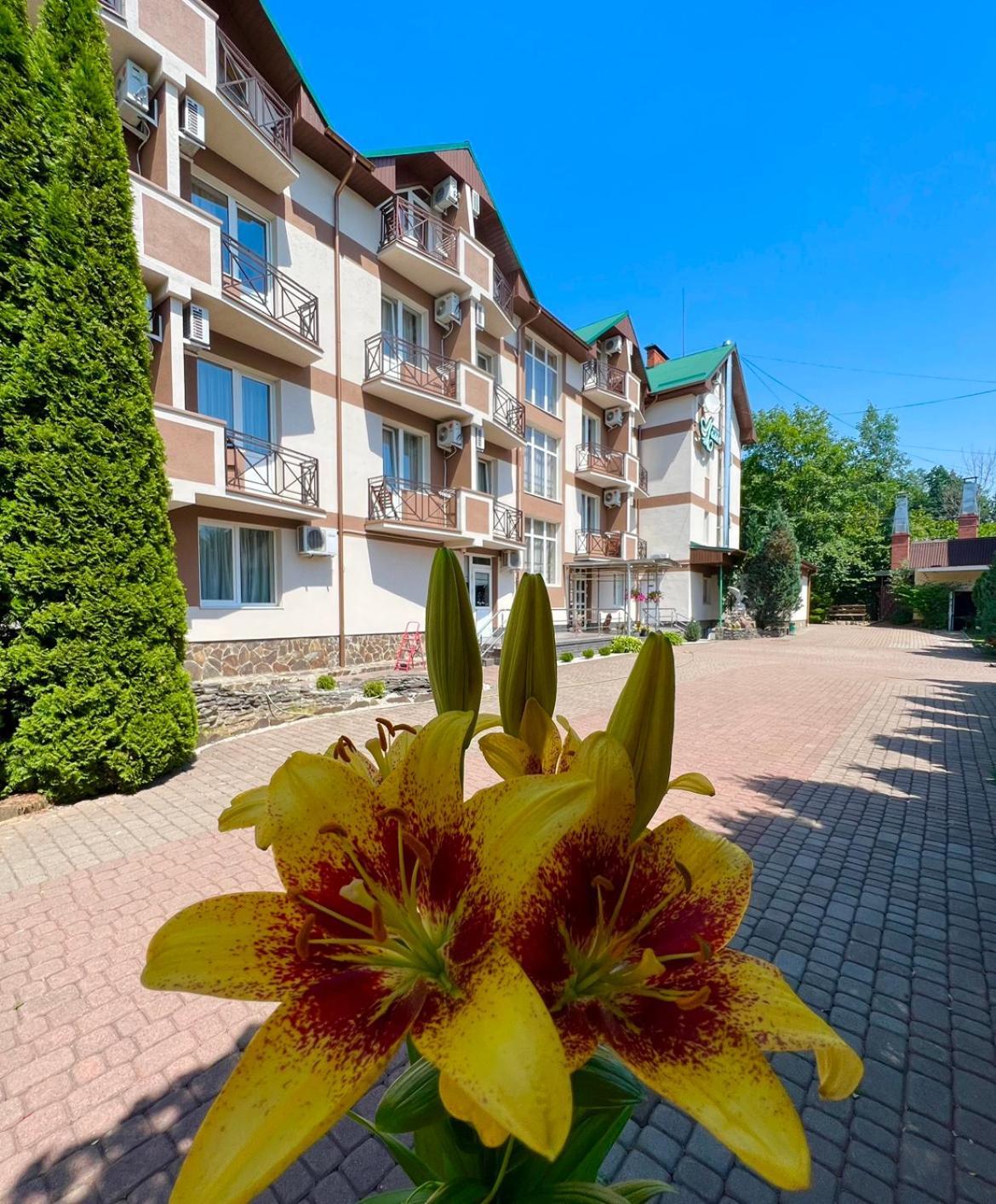 Lileya Hotel Polyana  Extérieur photo